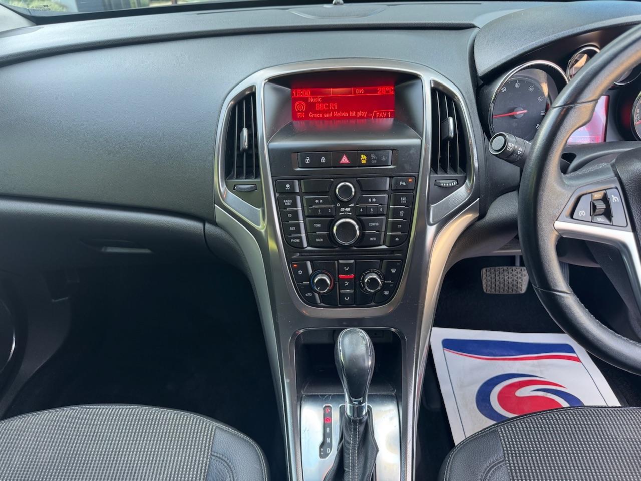 2011 Vauxhall Astra 2011 Vauxhall Astra