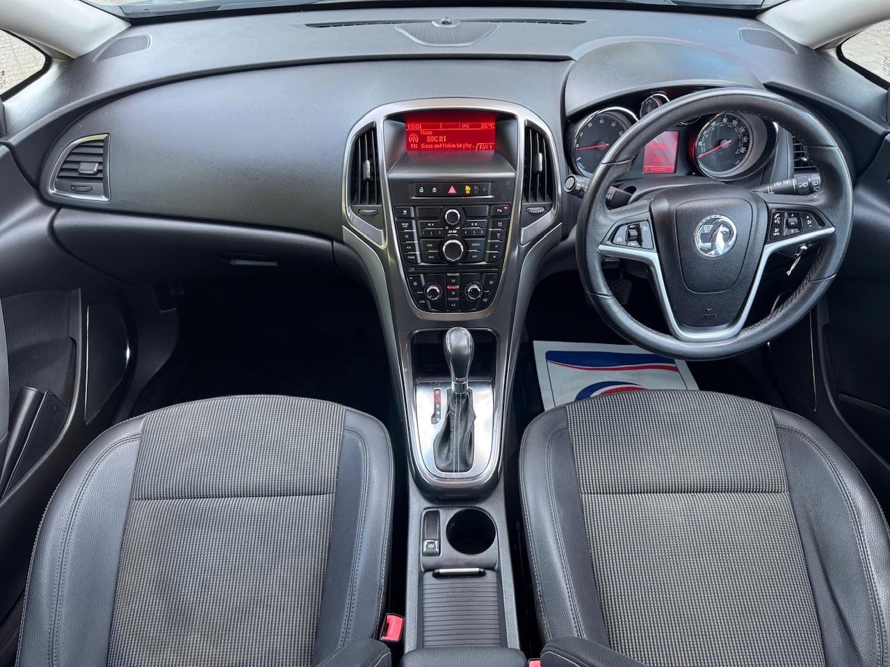 2011 Vauxhall Astra 2011 Vauxhall Astra