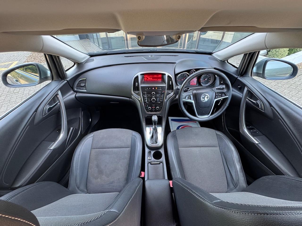 2011 Vauxhall Astra 2011 Vauxhall Astra
