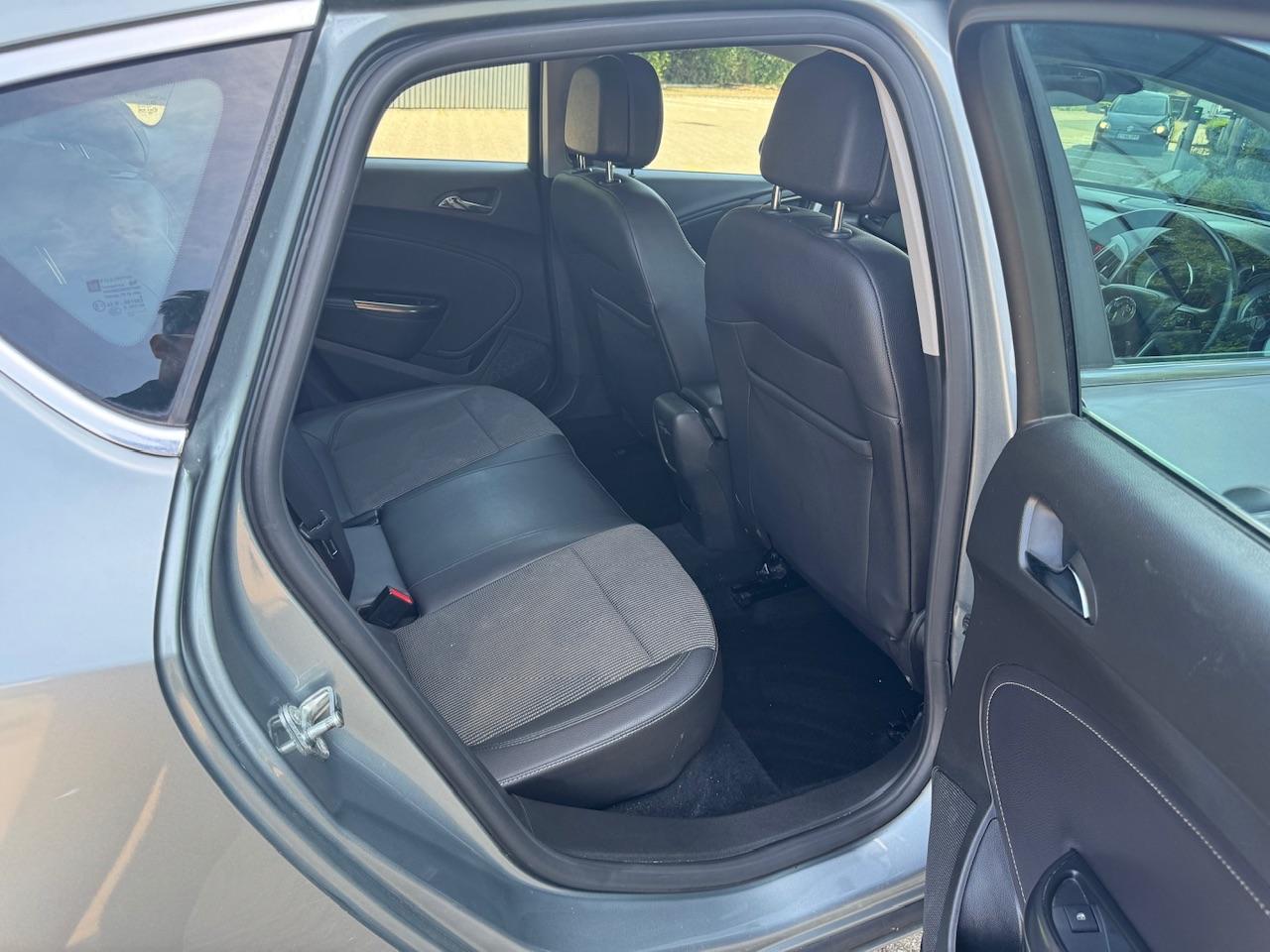 2011 Vauxhall Astra 2011 Vauxhall Astra