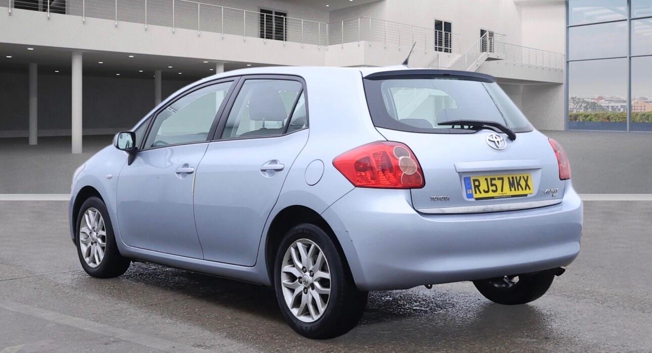 2007 Toyota Auris